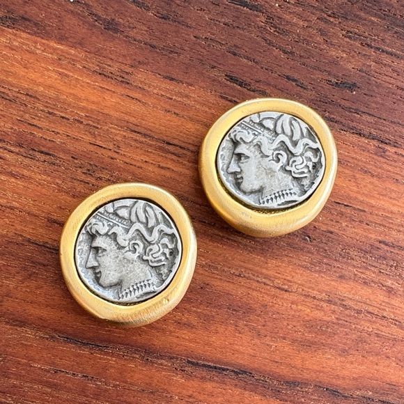 Carlisle Accessories - Vintage Carlisle Coin-Style Gold Tone Clip-On Earrings